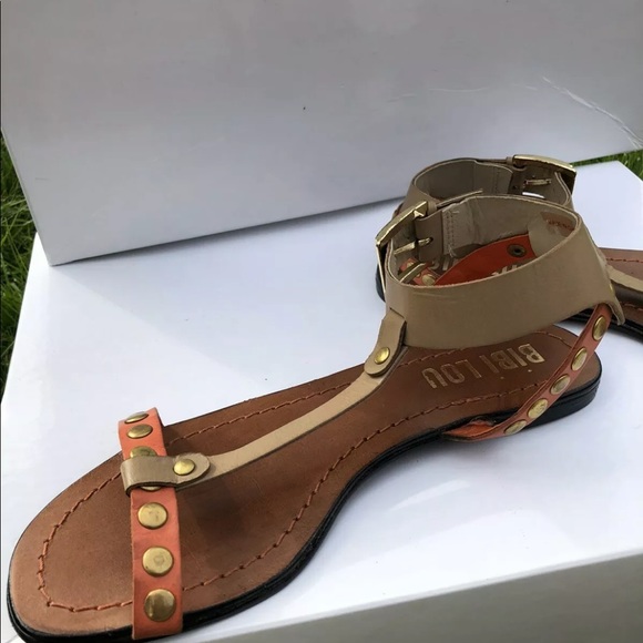 New BIBI LOU Flat Grey Red Studded Sandals T-Strap 7.5 US 38 EU - Picture 2 of 6